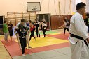 V tlocviku